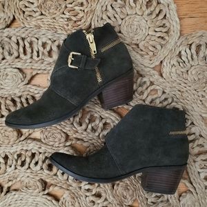 Dolce Vita Dark Olive Green Suede Ankle Boots Bootie Gold Zipper Buckle